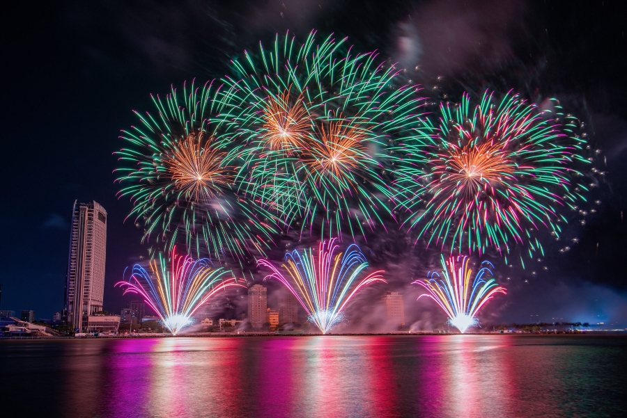 Màn bắn pháo hoa Z121 của Việt Nam tại chung kết DIFF 2025 Màn bắn pháo hoa Z121 của Việt Nam tại chung kết DIFF 2025